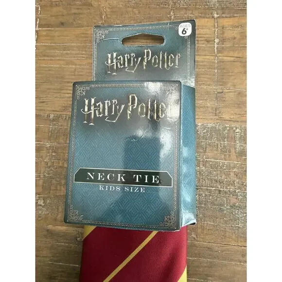 Harry Potter Kids Tie Gryffindor Red Gold Striped Costume Neck Tie Youth - Picture 7 of 7
